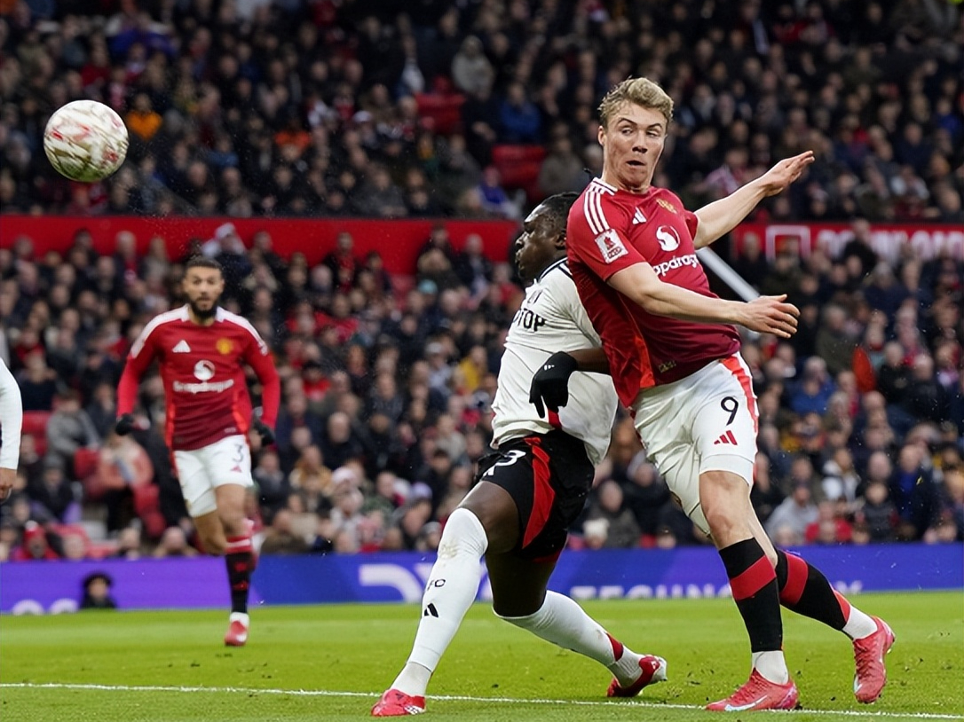 足总杯倒计时，曼联今夜单刀错失，细节引发关注，压力陡增，医务组通报恢复 -九博体育入口