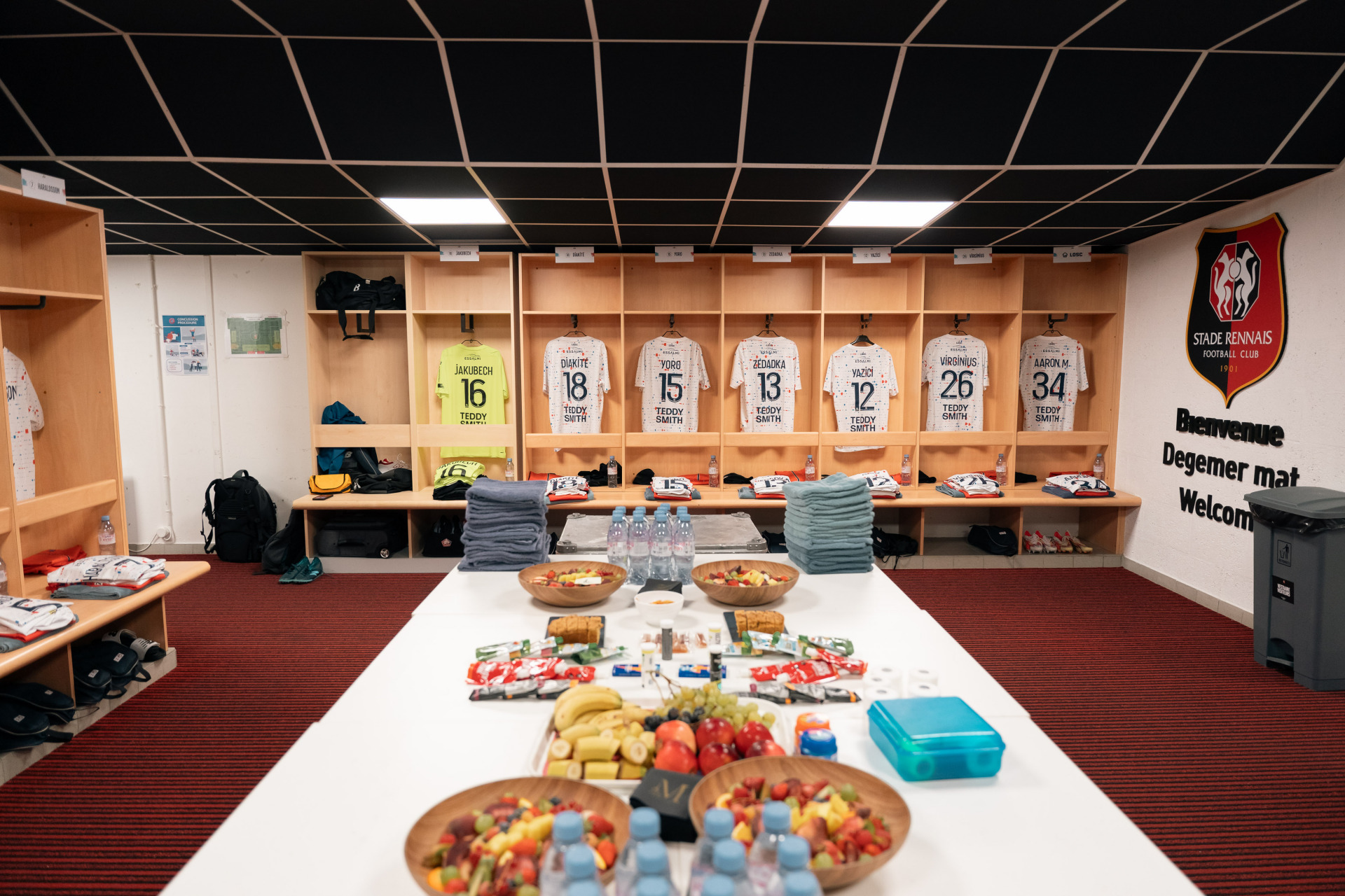 关于集结日广东宏远备战法甲；队长鼓劲细节曝光；更衣室稳定；轮换策略成焦点的信息-九博官网