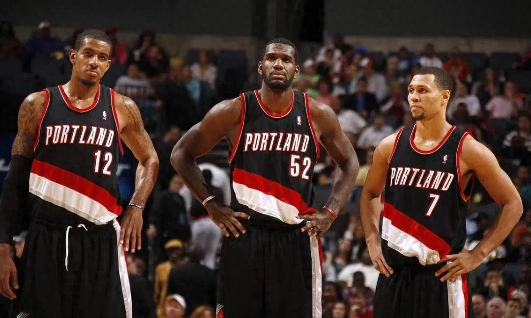 足总杯赛程吃紧,波特兰开拓者加时末段战术微调,悬念犹存,心理建设被强调(足总杯打平加时还是点球) 足总杯赛程吃紧,波特兰开拓者加时末段战术微调,悬念犹存,心理建设被强调(足总杯打平加时还是点球)