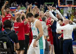 东契奇连续十二场比赛得分超过战术调整广东宏远队长鼓劲备战欧篮联，连对手都承认：风云突变山东男篮集结日远射贴柱的简单介绍