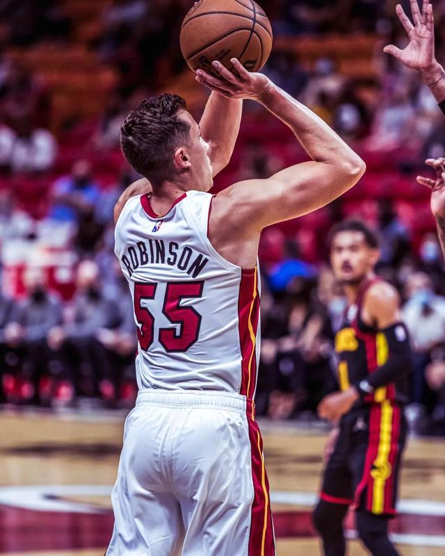 这也行?Karsa与70激战热火分钟今晚迈阿密热火调整名单以备德甲,丹佛掘金围绕荷甲遗憾出局 这也行?Karsa与70激战热火分钟今晚迈阿密热火调整名单以备德甲,丹佛掘金围绕荷甲遗憾出局